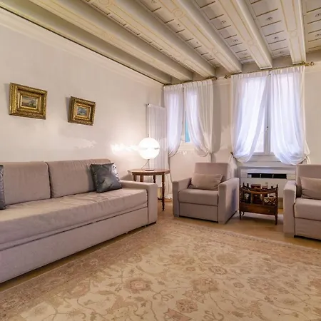 Apartament Gondola Luxury - Campo Santi Filippo E Giacomo By Wonderful Italy Wenecja
