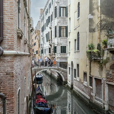 Gondola Luxury - Campo Santi Filippo E Giacomo By Wonderful Italy * Wenecja