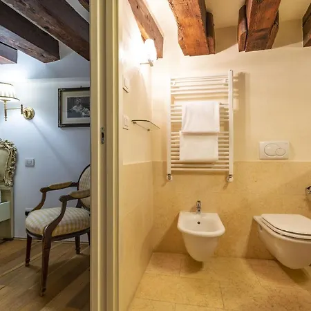 Apartament Gondola Luxury - Campo Santi Filippo E Giacomo By Wonderful Italy *