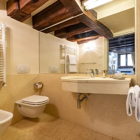 Apartment Gondola Luxury - Campo Santi Filippo E Giacomo By Wonderful Italy Venedig