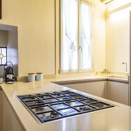 Apartment Gondola Luxury - Campo Santi Filippo E Giacomo By Wonderful Italy *