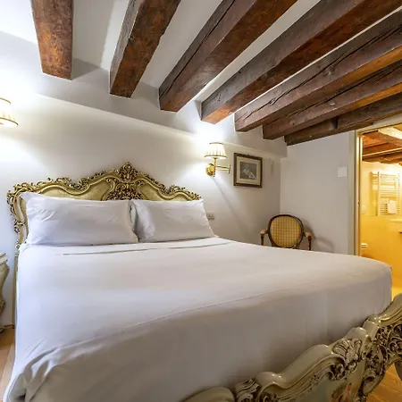 Apartment Gondola Luxury - Campo Santi Filippo E Giacomo By Wonderful Italy *