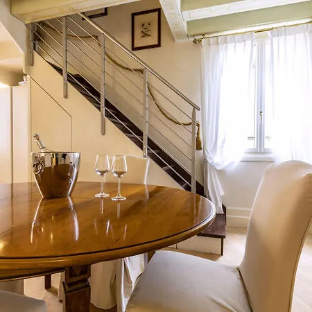 Apartment Gondola Luxury - Campo Santi Filippo E Giacomo By Wonderful Italy Venedig