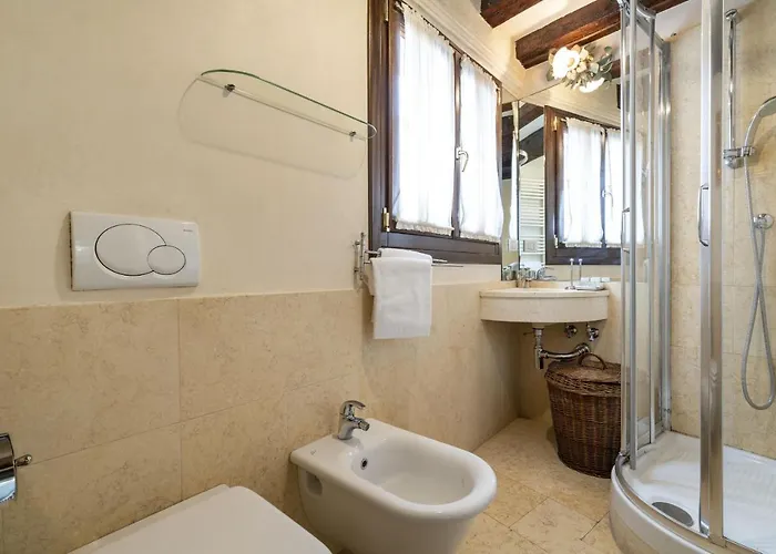 Gondola Luxury - Campo Santi Filippo E Giacomo By Wonderful Italy * Venetië