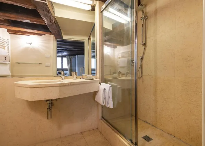 Appartement Gondola Luxury - Campo Santi Filippo E Giacomo By Wonderful Italy Venetië