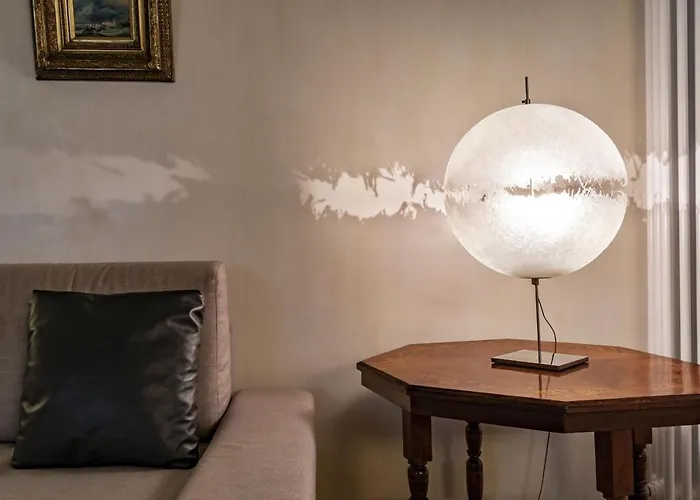 Gondola Luxury - Campo Santi Filippo E Giacomo By Wonderful Italy *